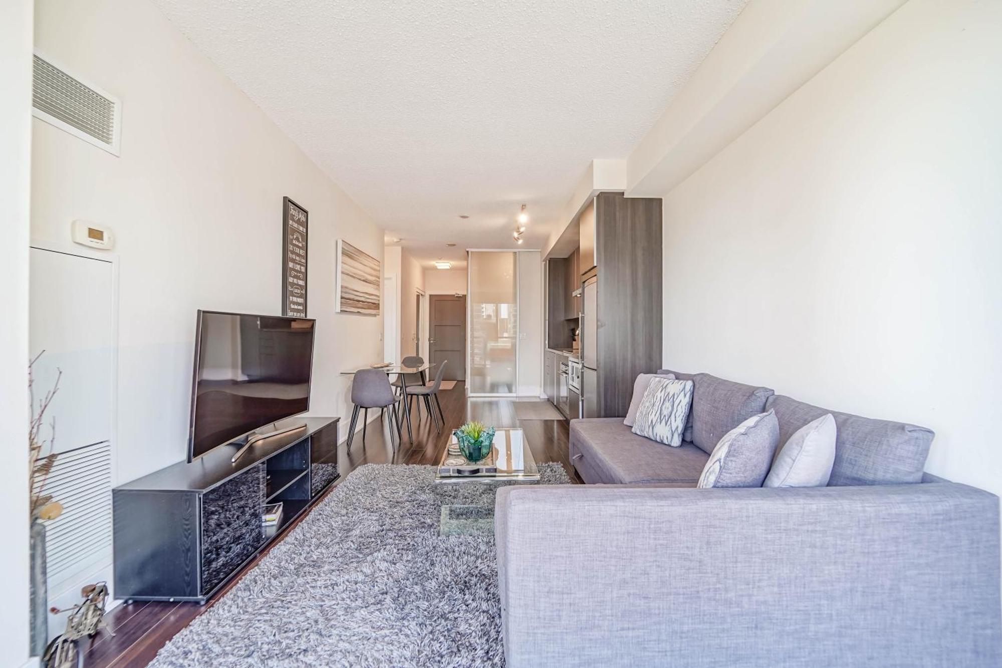 Chol Furnished Suites Heart Of Downtown Toronto, 2 Beds, Free Parking, Cn Tower View מראה חיצוני תמונה