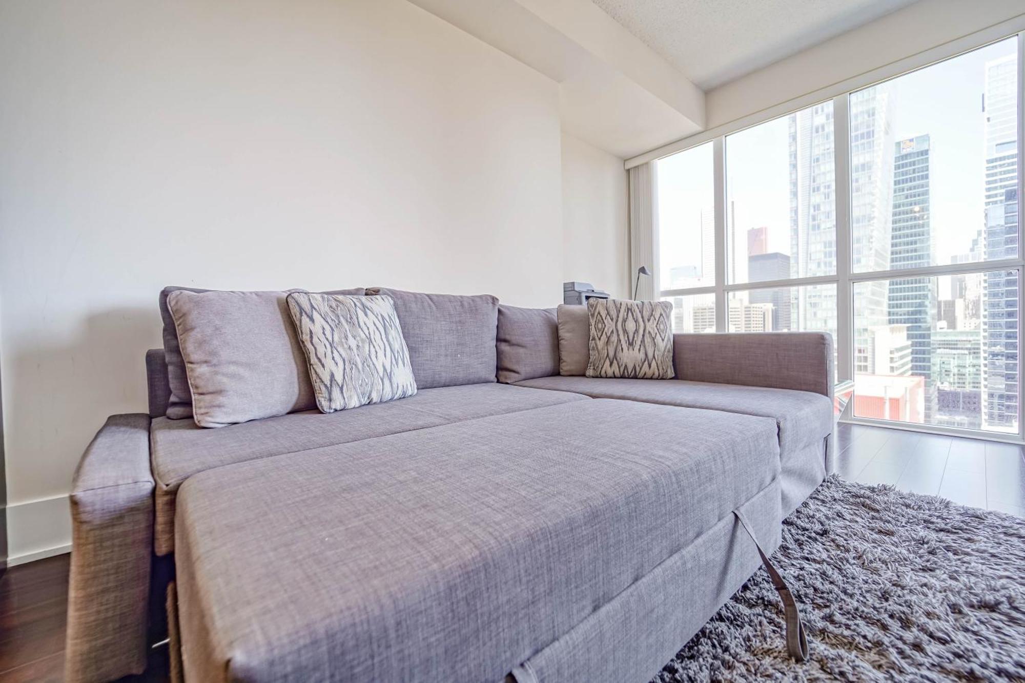 Chol Furnished Suites Heart Of Downtown Toronto, 2 Beds, Free Parking, Cn Tower View מראה חיצוני תמונה