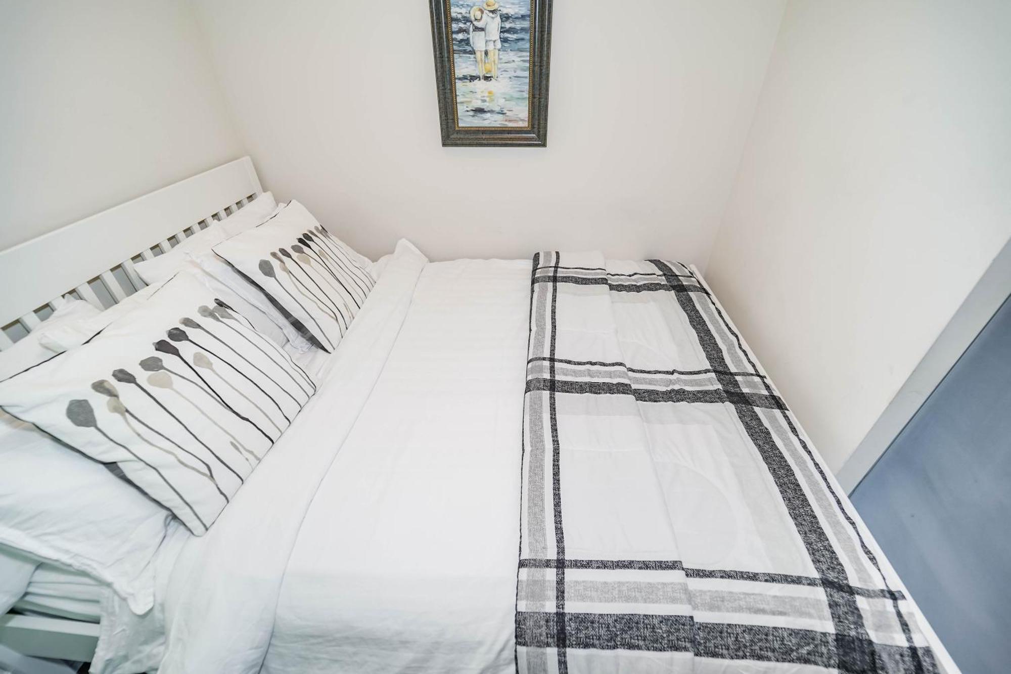 Chol Furnished Suites Heart Of Downtown Toronto, 2 Beds, Free Parking, Cn Tower View מראה חיצוני תמונה
