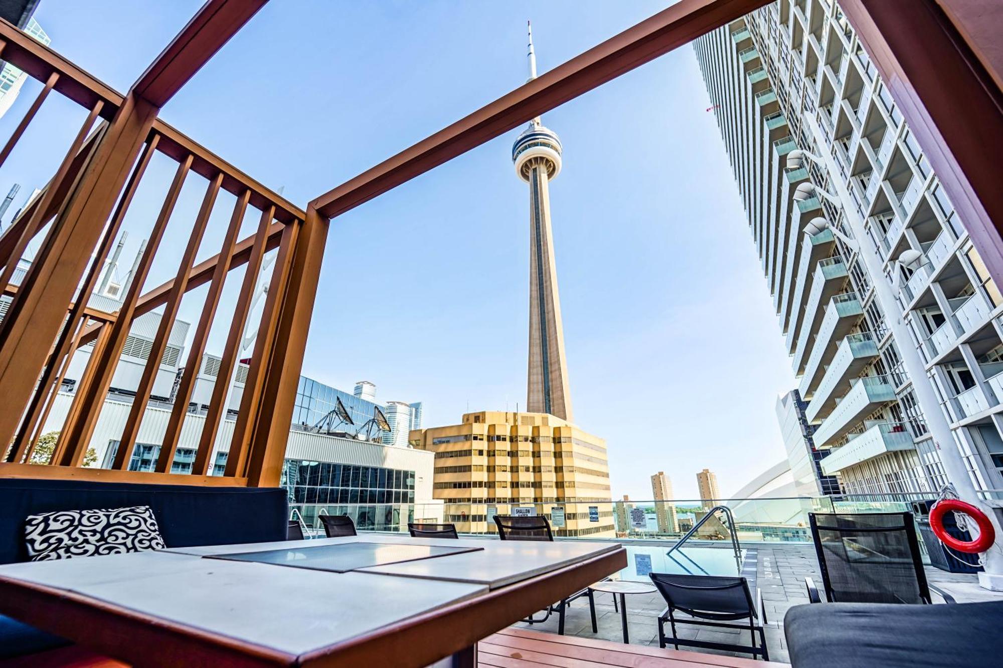 Chol Furnished Suites Heart Of Downtown Toronto, 2 Beds, Free Parking, Cn Tower View מראה חיצוני תמונה