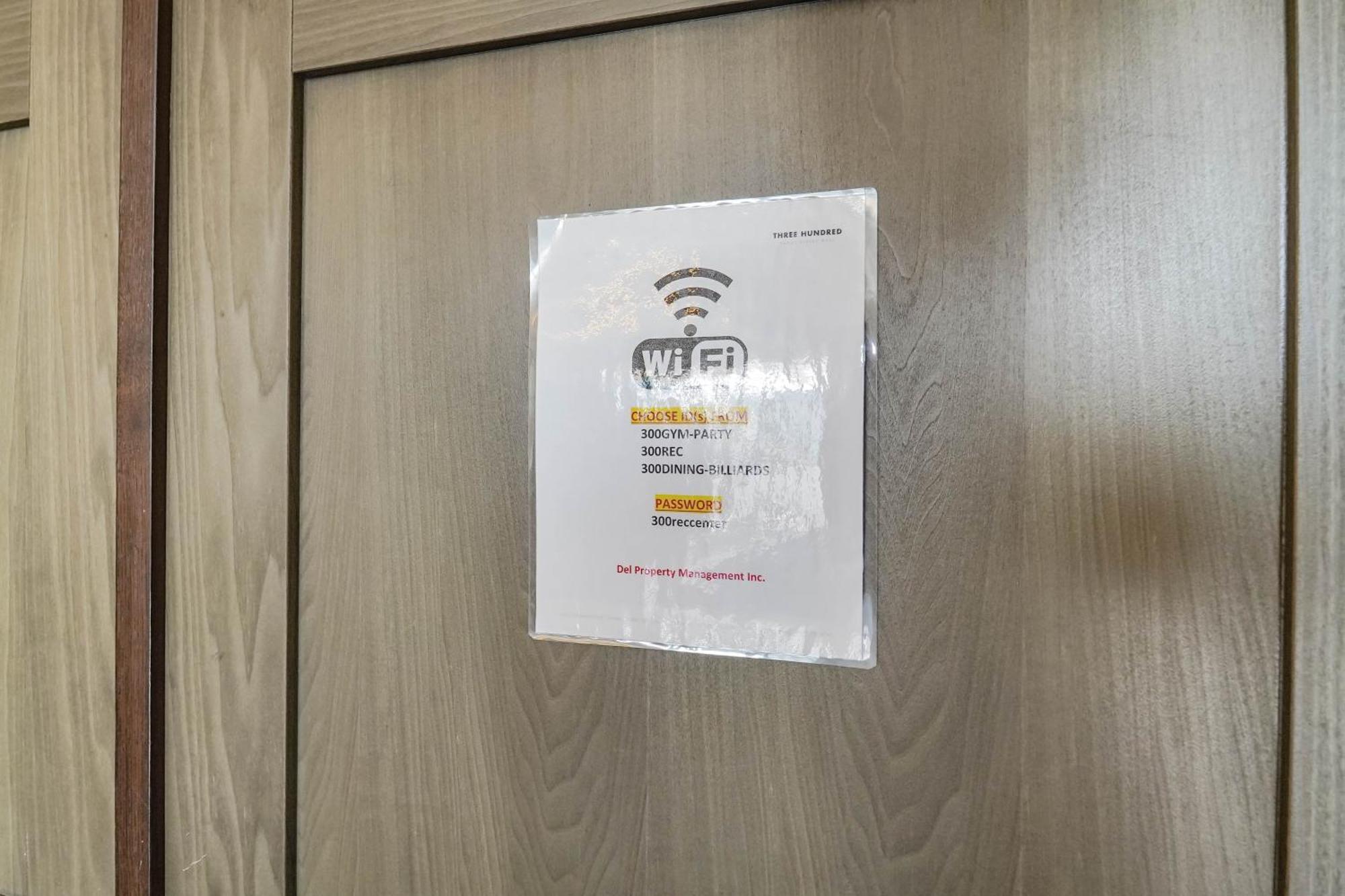 Chol Furnished Suites Heart Of Downtown Toronto, 2 Beds, Free Parking, Cn Tower View מראה חיצוני תמונה
