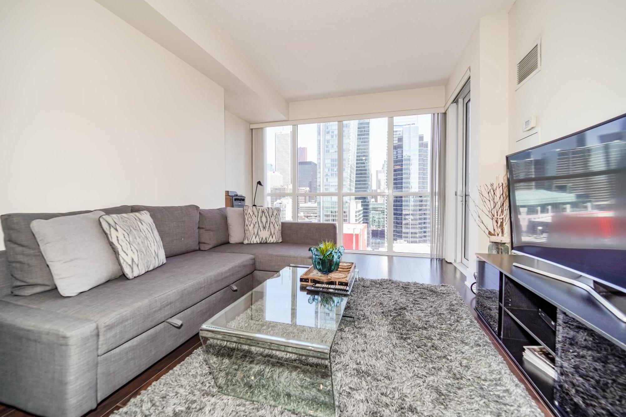 Chol Furnished Suites Heart Of Downtown Toronto, 2 Beds, Free Parking, Cn Tower View מראה חיצוני תמונה